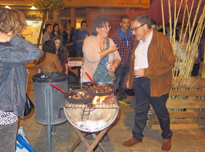 L'alcalde Ros ha saludat les parades de castanyeres participants en el concurs de la Bordeta.