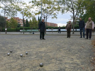 Àngel Ros i Txema Alonso han jugat una partida de petanca amb els socis del Club del Secà.