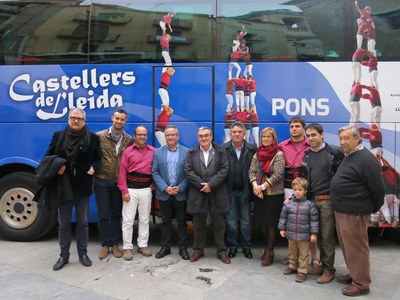 Els Castellers de Lleida han presentat nous autocars personalitzats.