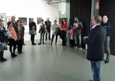 El Museu d’Art Jaume Morera ha iniciat aquest diumenge les visites guiades a l’exposició “Lluís Trepat. La mirada del demiürg”.