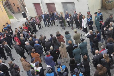 La plaça dels fanalets de Sant Jaume, al Centre Històric, ha centralitzat l'acte institucional de Lleida en rebuig a la violència masclista..