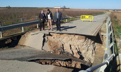 La Paeria avalua els danys al pont del camí del Bou de Sucs per a la seva immediata reparació.