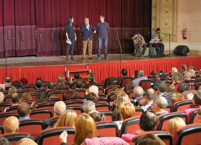 L’alcalde Ros ha felicitat Òmnium Cultural per organitzar aquest cicle, l’únic que és manté a Catalunya.