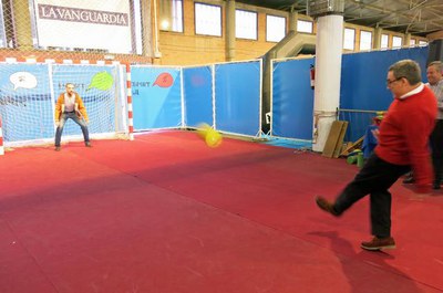 L'alcalde Ros i el regidor Alonso, al Gol Solidari de Cucaesport.