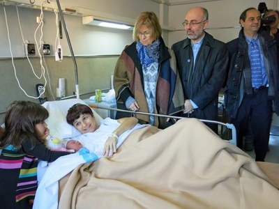 L'alcaldessa accidental, M.Parra, amb el delegat de Salut, el Dr. J.Piffaré, ha felicitat la família de la Tilda, que ha estat la primera lleidatana ….