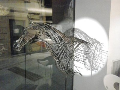 “A Humos de Hierro”, de Miguel Ángel Murillo, es pot visitar fins al 30 de gener a l'Aparador, l’espai d’exposicions de la Palma.