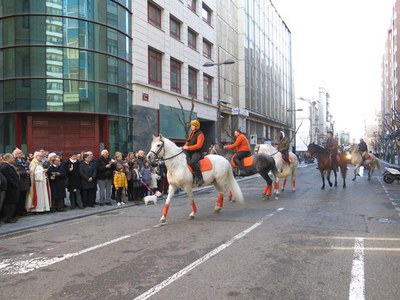 Posterioment, s’ha realitzat la benedicció de les carrosses i s’ha donat el tret de sortida de la rua, a l’avinguda de Blondel.