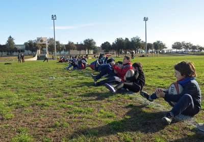El Club Esportiu Inef Lleida, que conjuntament amb la Regidoria d'Esports coordina l'Escola Municipal de Rugbi, ha organitzat aquest diumenge una jor….