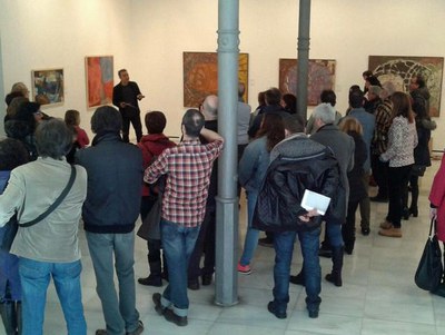 Jordi Jové ha guiat la visita a la mostra de "Lluís Trepat. La mirada del demiürg" en el marc del cicle “Dues visions sobre Lluís Trepat”.