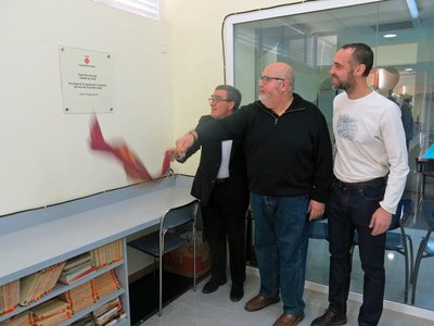 Àngel Ros i Armando Moreno descobrint la placa de l'amplicació de les instal·lacinos del Club Billar Lleida.