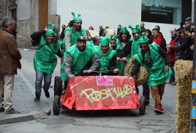 Les andròmines de la Cursa de Llits, a tota velocitat.
