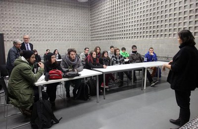 El taller d’Animac Re-ciclados al Magical, impartit per l’artista visual i productora d’animació, Lourdes Villagómez.