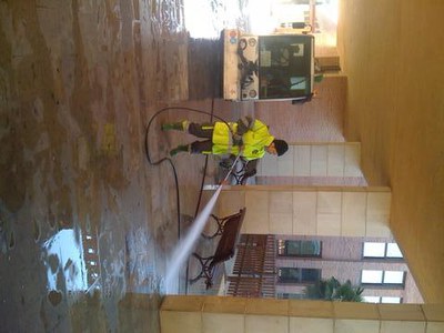 Una trentena d’operaris faran tasques de neteja en carrers i places, embornals, contenidors i mobiliari, així com petites reparacions en voreres i ll….