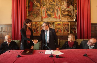 Fotografia de la signatura del conveni entre Paeria i Editorial Pagès.