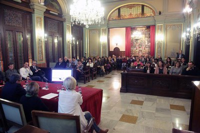 L'acte de celebració dels 10 anys del Centre Obert Municipal Pas a Pas s'ha fet al Saló de Sessions de la Paeria.