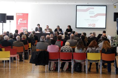 Un centenar de persones d’arreu de Catalunya i l’Estat participen a la Llotja en unes jornades per commemorar als 25 anys de Sindicatures Locals a Ca….