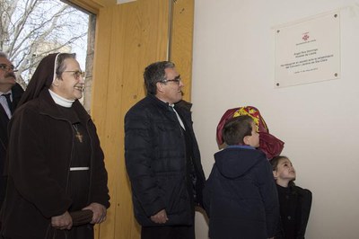 Els nens de l'Escola de Música del Sícoris, la Coral Shalom i els Castellers de Lleida han descobert la placa commemorativa del rehabilitat Convent i….