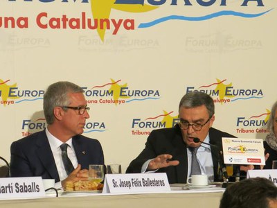 Els alcades de Lleida i de Tarragona en el col·loqui posterior a la conferència..