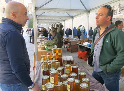 El tinent d’alcalde Peris ha destacat la bona acceptació del Mercat de l'Hort a Taula entre els lleidatans.