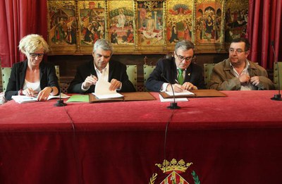 Els dos nous centres oberts donaran servei a la zona de Balàfia i a la Bordeta.  A la imatge, l'alcalde Ros, la 1a tinent d'alcalde M. Mínguez , Llor….