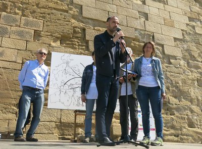 La II Marxa per la Pau a Lleida ha finalitzat a la plaça de la Sardana, a la Seu Vella.
