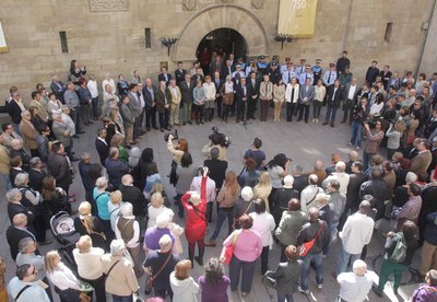 L’Ajuntament de Lleida ha decretat un dia de dol en què les banderes de la ciutat onegen a mig pal i ha anul·lat també tots els actes previstos per a….