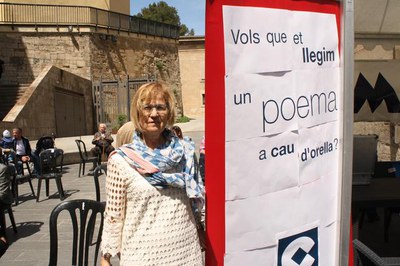 Montse Parra amb la lectura de poemes a Cau d'Orella de la COPE.