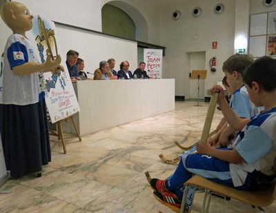 La 15a festa lúdica i esportiva Joan Petit, en favor dels nens amb càncer, està organitzada pel CE Lleida Llista Blava d’hoquei patins i la Fundació ….