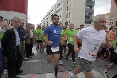 Les diferents proves de la 33a Cursa Balàfia-Aremi recorren els carrers del barri.
