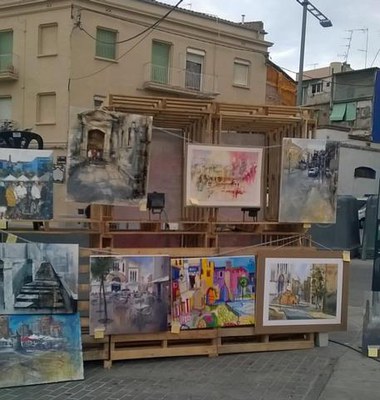 Les obres presentades al concurs de pintura ràpida de la Lleida Skrt Fest s’han exposat després a la plaça del Dipòsit.