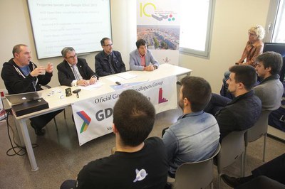 Fotografia amb els joves becats de Google.