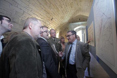 Cartografia, ciència i art al servei de tothom està organitzada per la Sotsdelegació de Defensa a Lleida, el Turó de la Seu Vella i el Centro Cartogr….