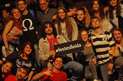 El públic que ha assistit als concerts de la revetlla d'aquesta nit, amb les Festes de Lleida.