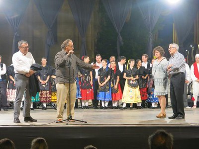 L'alcalde de Lleida, Àngel Ros, juntament amb el president del Sícoris Club, Eduard Abella, han saludat els dansaires i els han felicitat al cloure l….