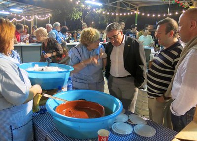 El Centro Galego, en la revetlla dels Camps Elisis de la Festa Major de Maig.