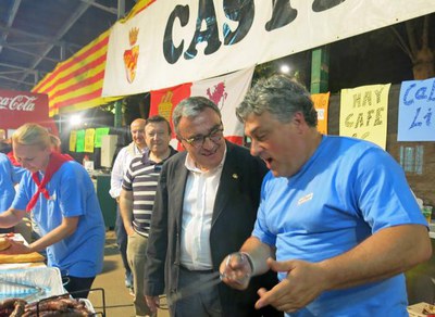 Ros, saludant els membres de la Casa de Castilla y León.