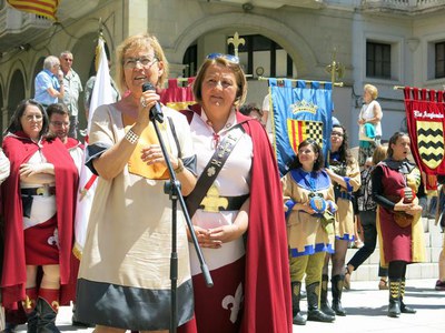 Montse Parra, en el concurs de bandes de Moros i Cristians a la plaça de Sant Joan.