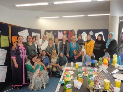 Amb el grup de dones de l’associació Hawaa.