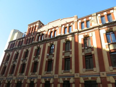 La Farinera La Meta és un l'únic edifici del modernisme industrial de Lleida, obra de Francesc P. Morera i Gatell..