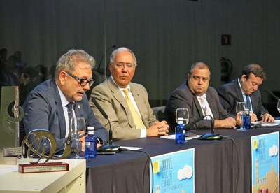 Fèlix Larrosa ha destacat la capacitat de la Fecoll per liderar un projecte de promoció de la ciutat.