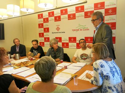 Fotografia de la reunió del jurat.