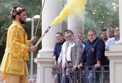 "Caragols a la urna" ha estat l'espectacle inaugural de l'Aplec del Caragol.