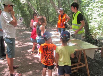 La Mitjana ha estat l'escenari de les activitats de l'“Aventura’t al bosc i juga” per celebrar el Dia Mundial del Medi Ambient.
