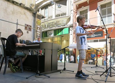 La plaça de la Paeria ha acollit orquestres infantil i simfònica i conjunts cambrístics d'escoles de música de la ciutat.