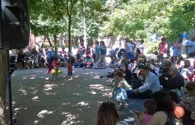 Aquest matí s'ha fet la festa de cloenda del projecte FIL, Família i Ludoteca, amb les famílies que hi han participat durant el curs.