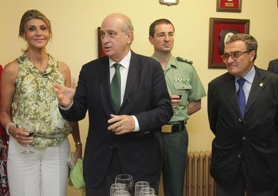 L'alcalde Àngel Ros ha assistit a la visita oficial a la comandància de la Guàrdia Civil de Lleida que ha realitzat el ministre de l'Interior Jorge F….