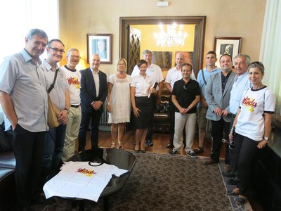 Els tinents d'alcalde Rafel Peris i Montse Parra han presidit la recepció a les bandes de música que participen al Festival Internacional de Música d….