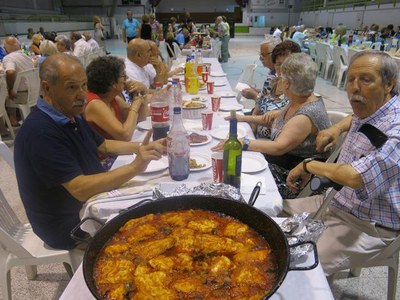 El sopar popular del concurs de la Catxipanda s'ha fet al pavelló de la Bordeta a causa de la tempesta.