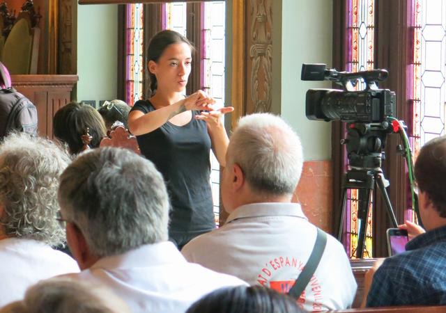 L’Ajuntament de Lleida ha incorporat la figura d’intèrpret de llengua de signes en els Plens Municipals
