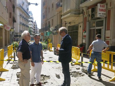 Obres al carrer Democràcia 2.